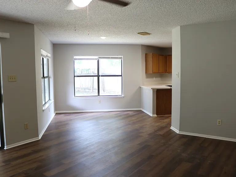 3824 Forsyth Park — Photo 2