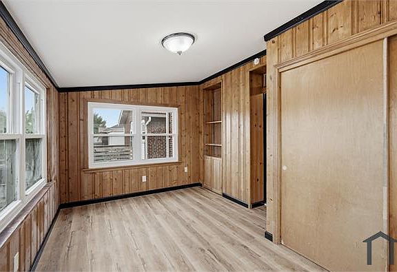 5th image of 5055 Lindenwood Ave