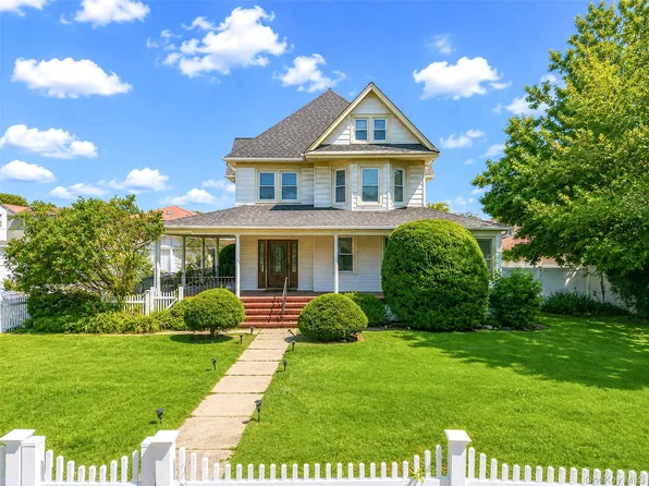 871 Rockaway Avenue, Valley Stream, NY 11581