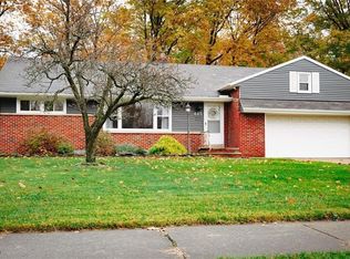 445 Hillcrest Dr, Richmond Heights, OH 44143