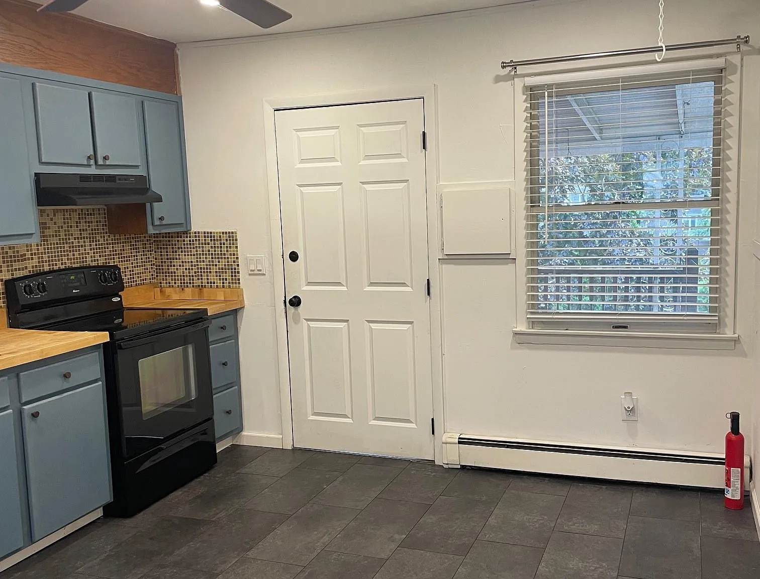 1 bed, 1.0 bath, 900 sqft, $2,500 — Photo 2