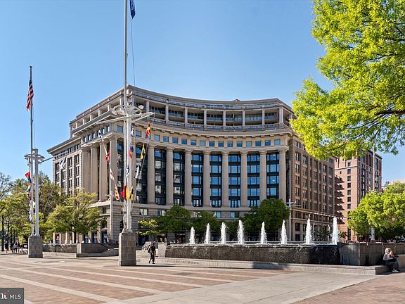 3rd image of 801 Pennsylvania Ave NW APT 1001