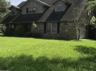2800 Country Club Dr, Orange, TX 77630