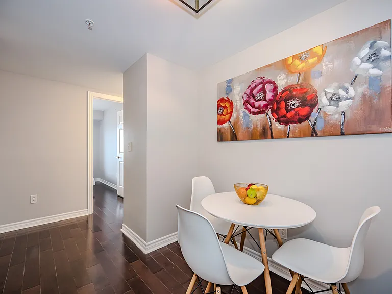 39 Goodwin Dr #402 — Photo 4