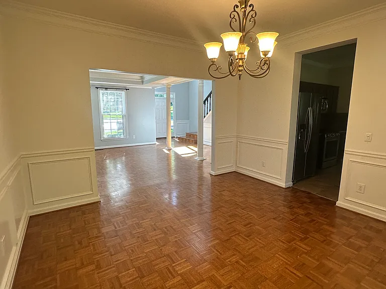 Pinehollow Ct — Photo 69