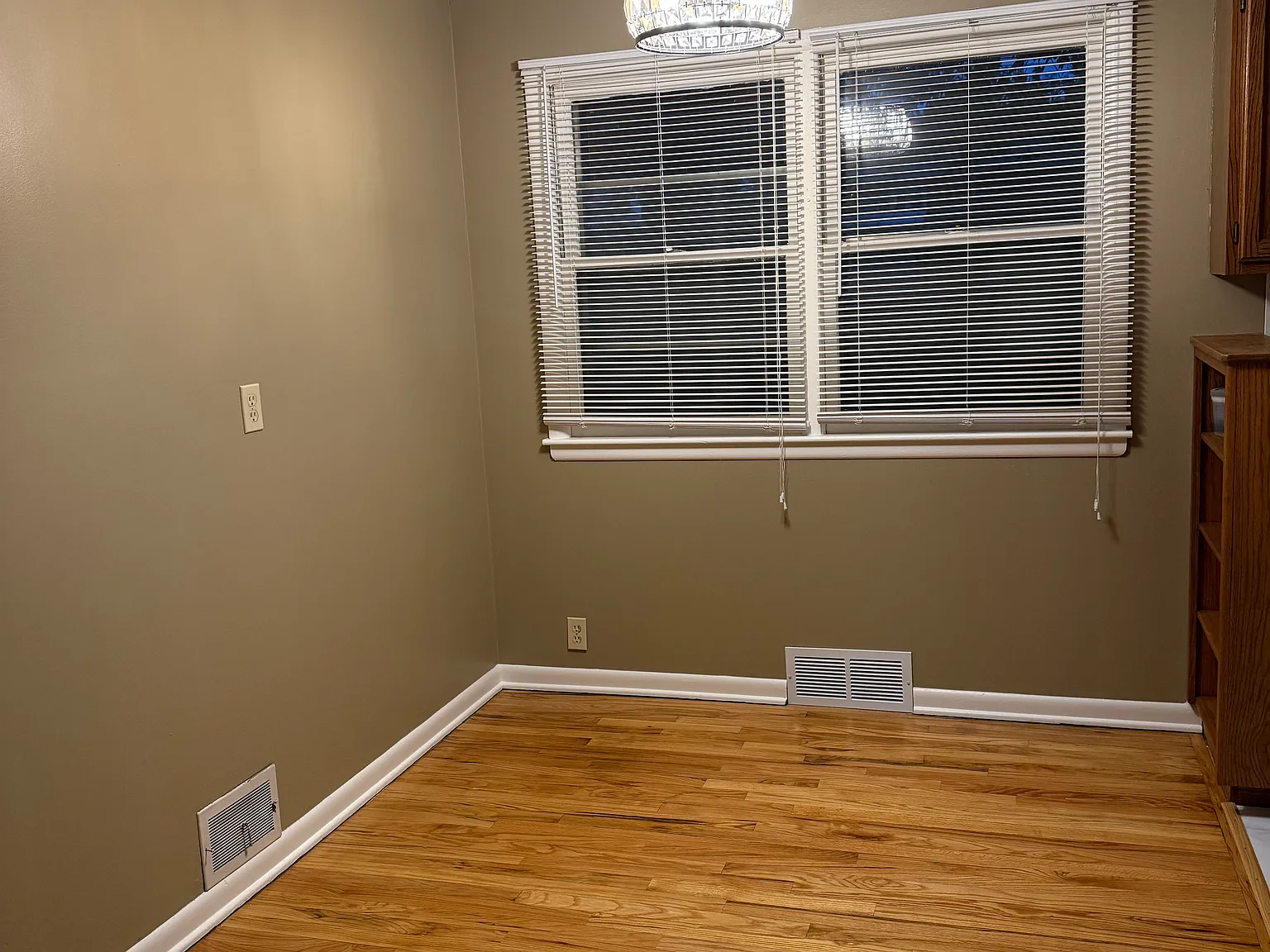 3 bed, 1.5 bath, 1176 sqft, $1,350 — Photo 3