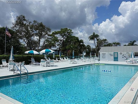 3rd image of 2929 SE Ocean Blvd Unit Un 138 9