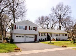 414 Ansantawae Rd, Milford, CT 06460