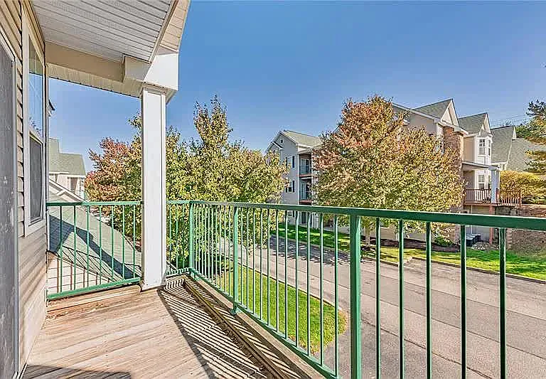 633 Eagle Pointe Dr #633 — Photo 18