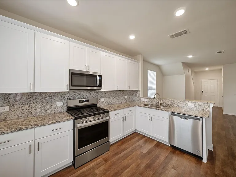 14551 Maple Field Dr — Photo 3