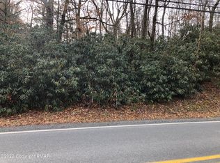 29 Hemlock Trl, Pocono Pines, PA 18350