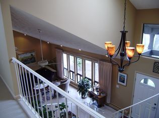 71 Halley Dr, Pomona, NY 10970