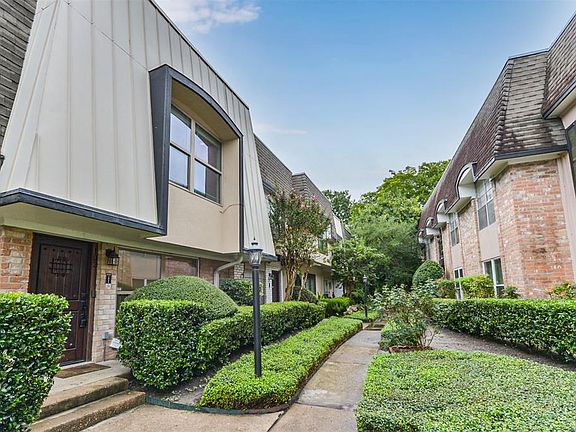 2nd image of 1805 Stoney Brook Drive #102