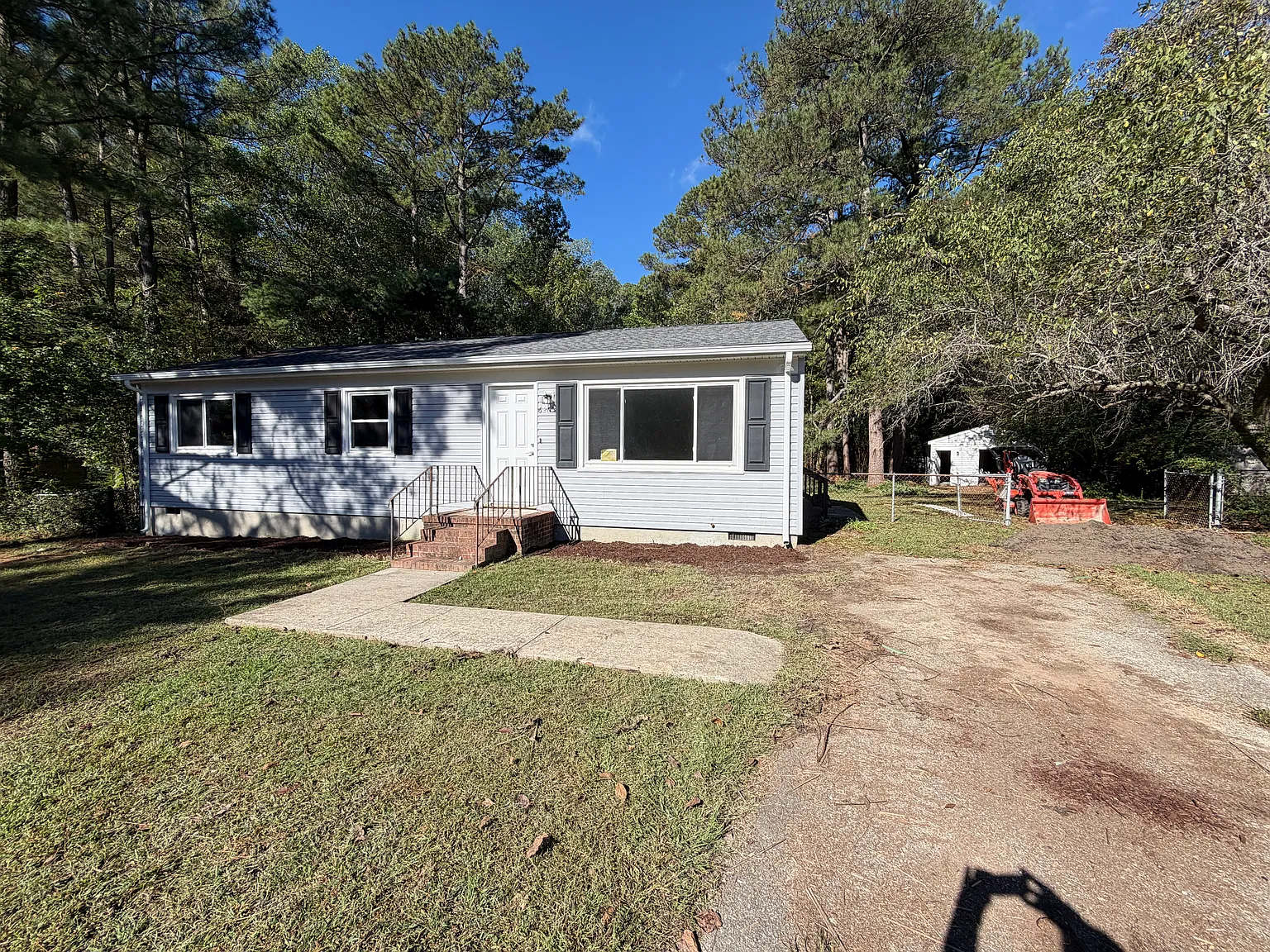 Adorable Newly renovated rancher — Photo 3
