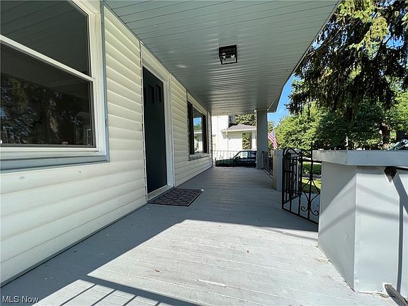 3rd image of 17641 Larchwood Ave