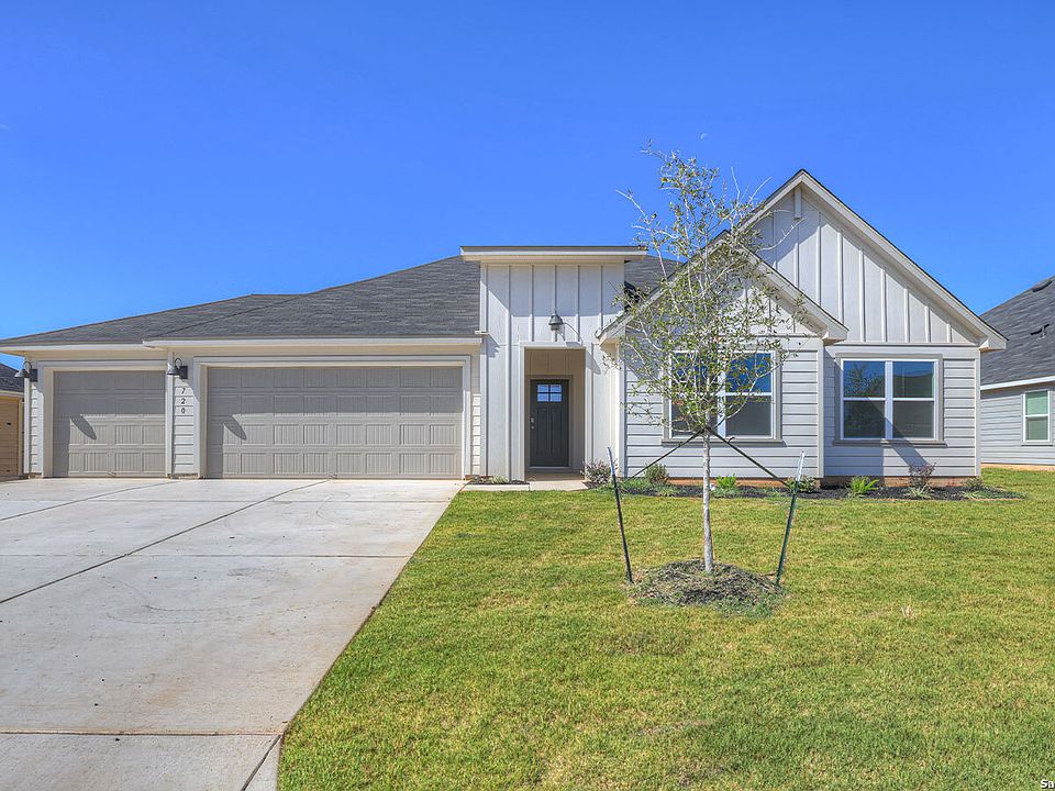 1st image of 720 GRACE LANE