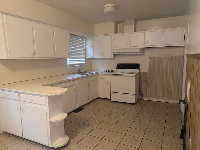 914 Lake Rushin Dr — Photo 5