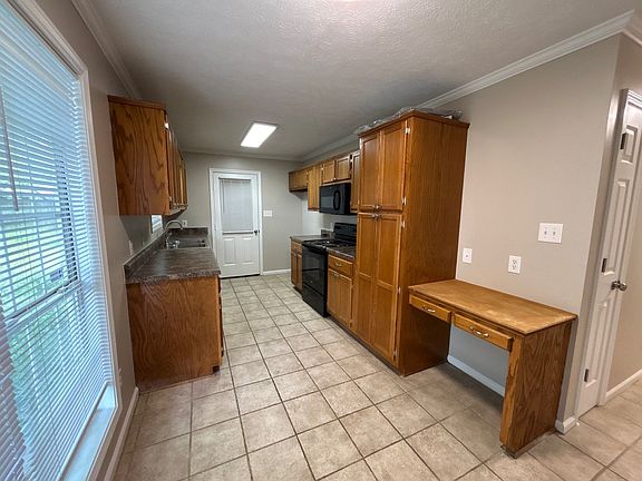 2nd image of 258 Pleasant Plains Rd