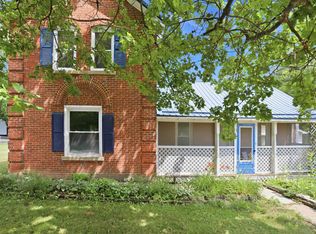 512 N East St, Wonewoc, WI 53968