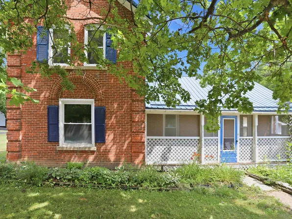 512 N East St, Wonewoc, WI 53968
