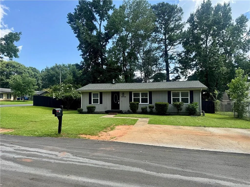 3 bed, 2.0 bath, 1080 sqft, $1,550 — Photo 3