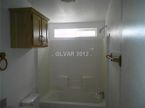 3rd image of 611 W Marie St