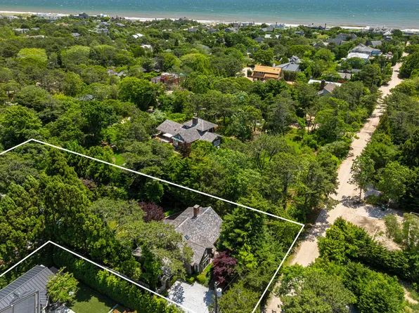 35 Devon Rd, Amagansett, NY 11930