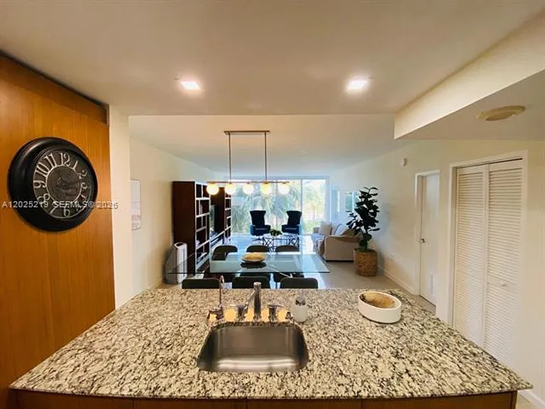 10275 Collins Ave #324 — Photo 6