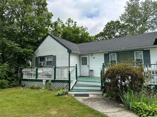24 Alma Avenue, Lake Grove, NY 11755