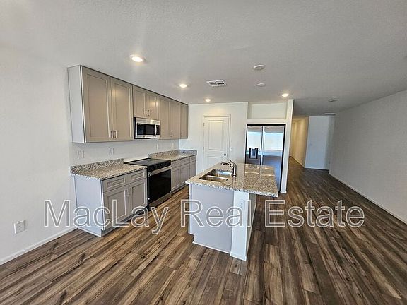 3rd image of 1390 W Aztec Dr