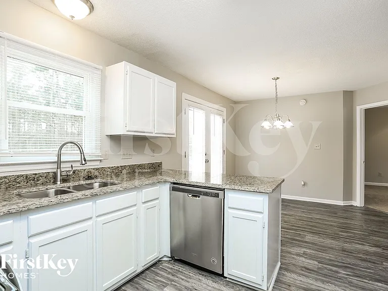 3 Lyle Ct — Photo 6