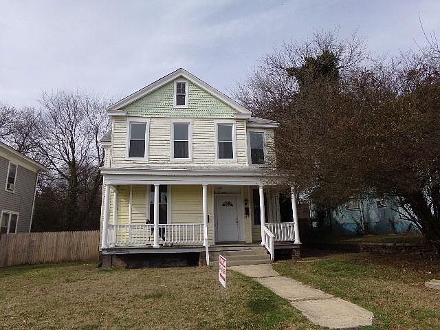 1st image of 2610 4th Ave