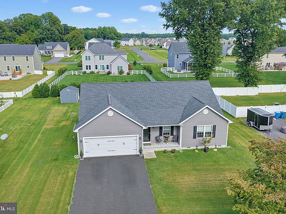 2nd image of 1116 Canterbury Rd