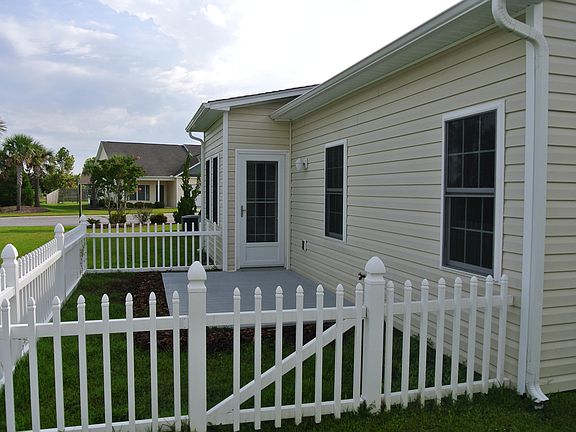 3rd image of 128 PALMETTO PLACE Circle