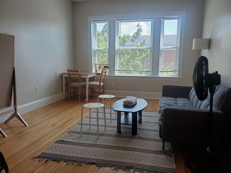 1st image of 8 Gardner St APT 10