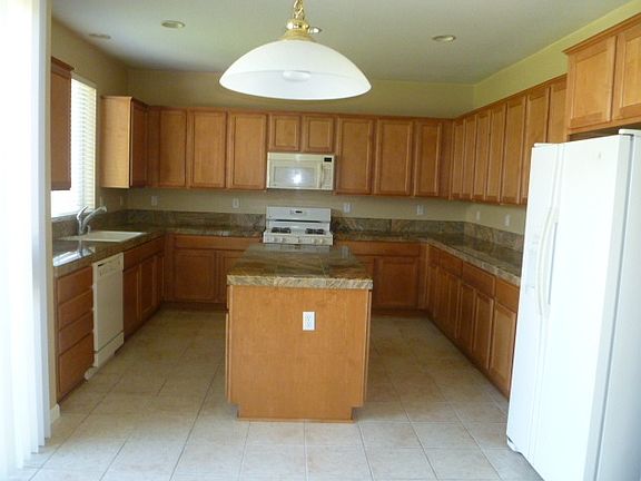 4th image of 2315 Burberry Way