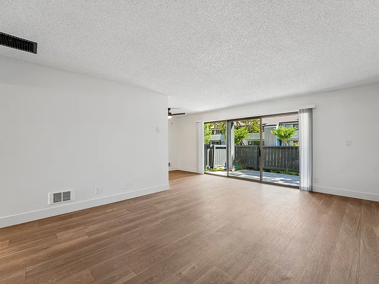 Summerwood Apartments — Photo 64