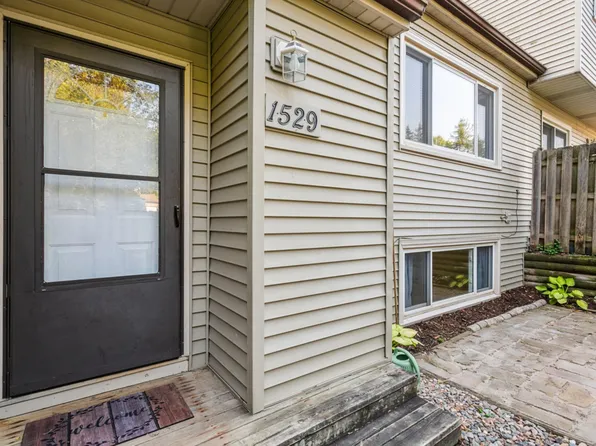 1529 Greenwood Ct N, Eagan, MN 55122