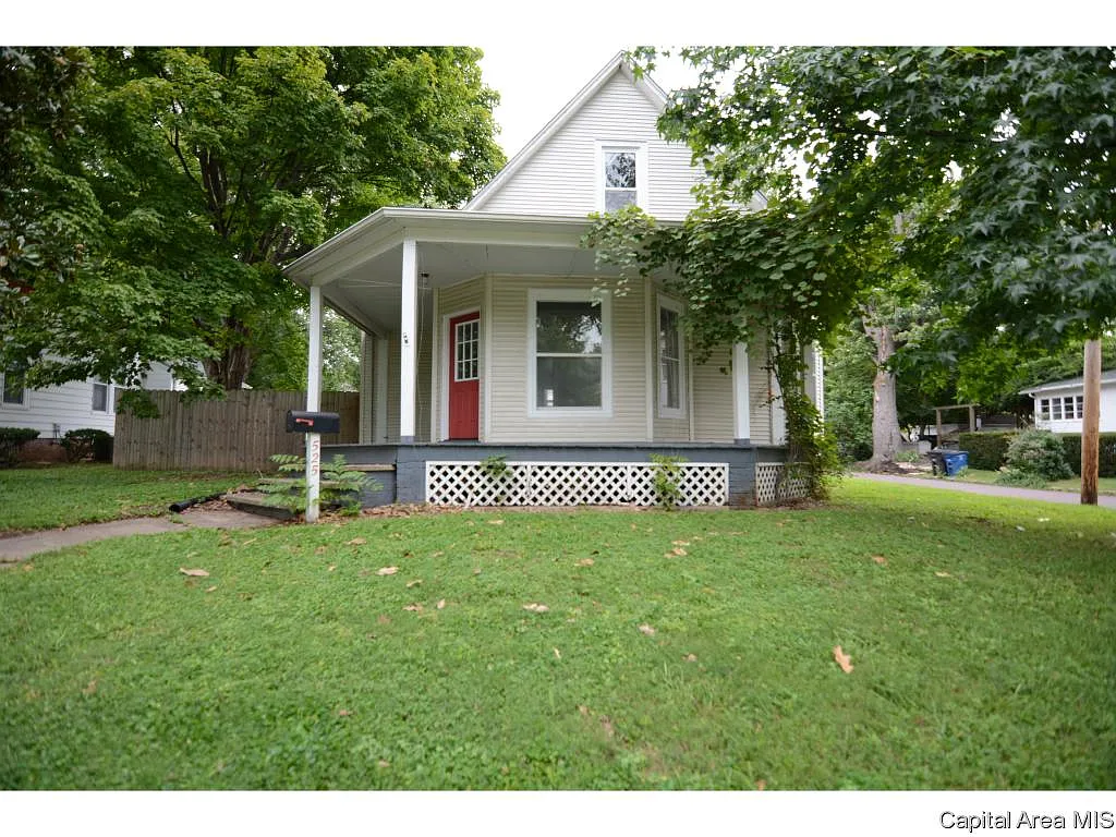 525 E College Ave photo 1