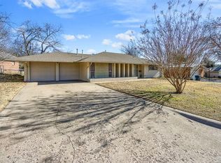 1804 N Alexander Ln, Bethany, OK 73008