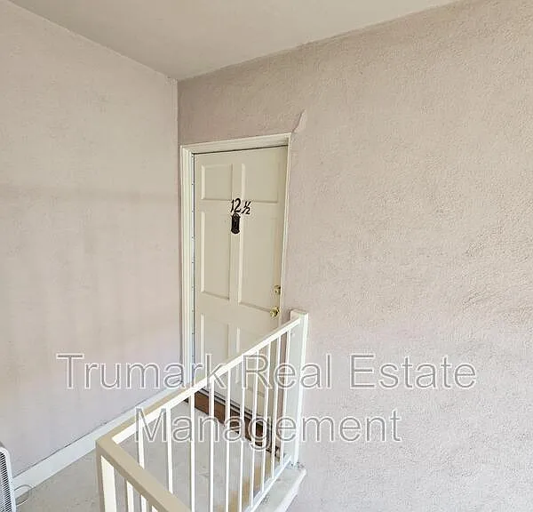 919 N Glendale Ave #12 — Photo 3