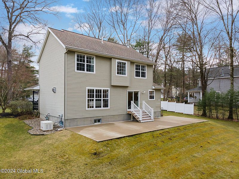 3rd image of 657 Stark Terrace