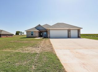 2171 Hux Dr, Blanchard, OK 73010