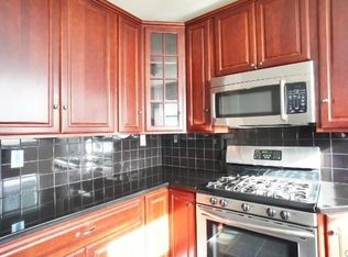 2 Harvey St, Norwalk, CT 06855