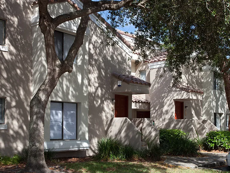 The Waves Apartments — Photo 14