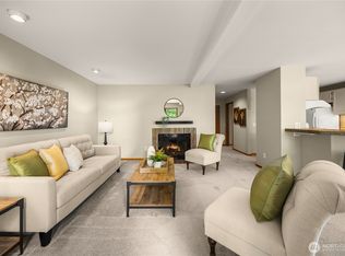 2211 NE 54th St APT 1C, Seattle, WA 98105