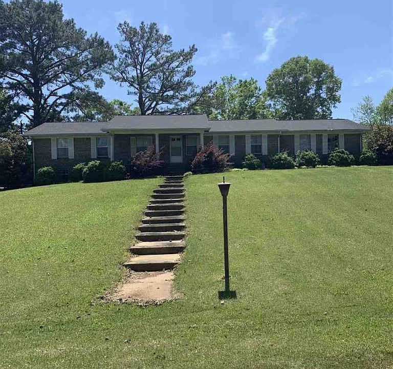 1st image of 105 Windwood Ln