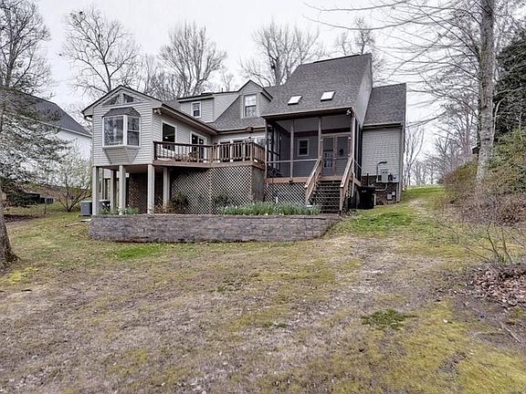 3rd image of 2813 Starling Dr