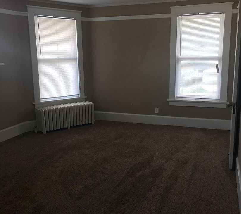 2nd image of 220 W Washington St APT D