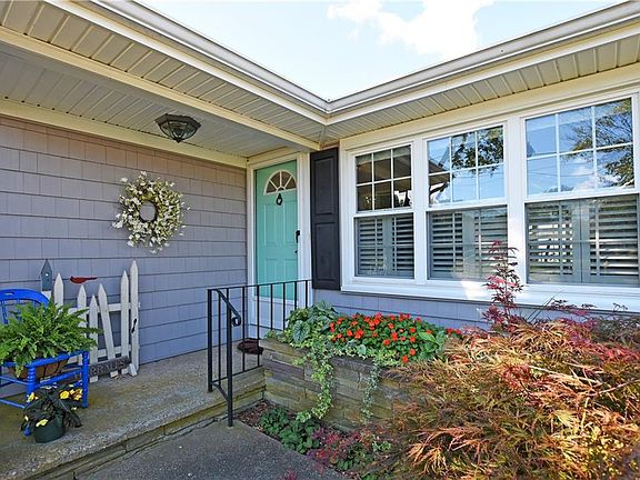 4th image of 220 Don Ave